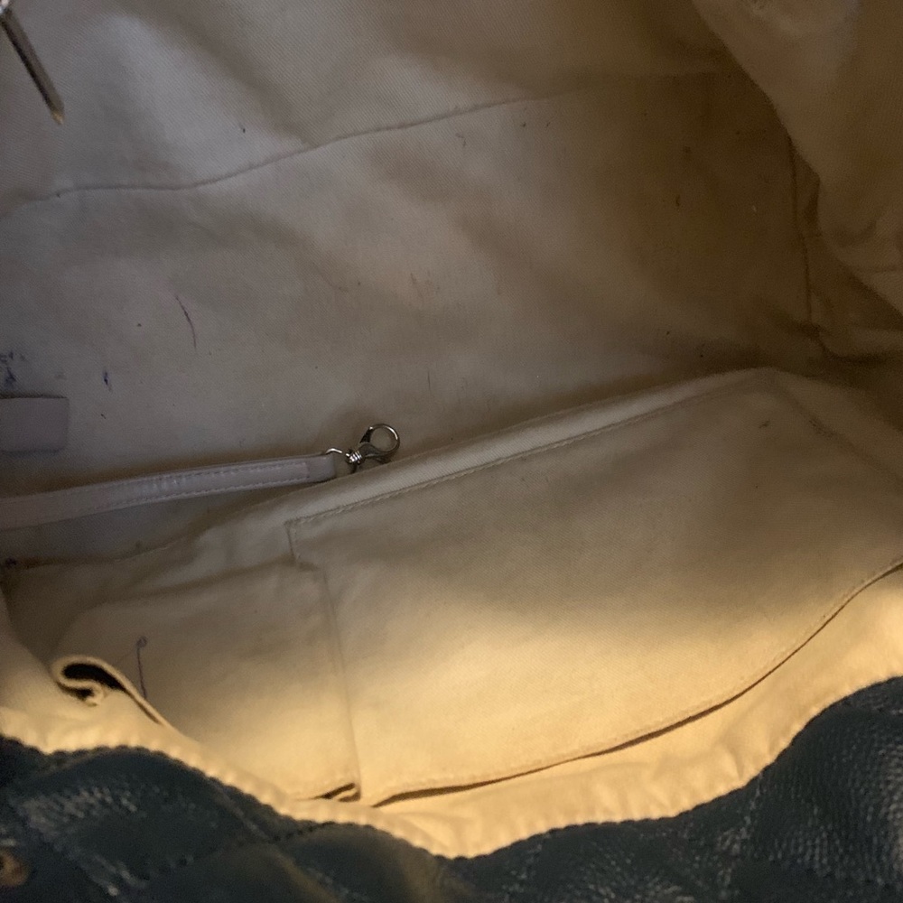 Chanel - Picture 7 of 9